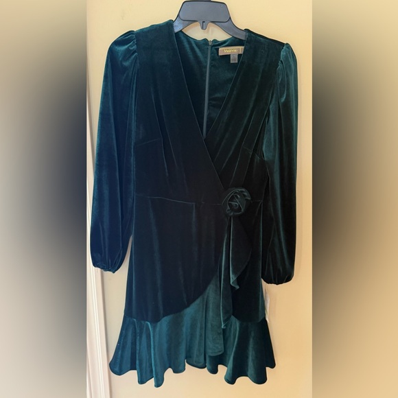 Melonie T Womens 4 Deep Green Velvet Dress Faux Wrap Rose Bud Accent Back Zipper - Picture 2 of 9